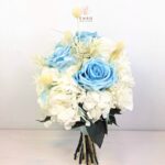 Ramo de Novia de Rosas Celestes Preservadas