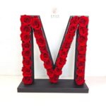 Letra Inicial con Rosas Preservadas