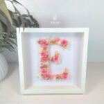 Cuadro con Inicial Flor Preservada